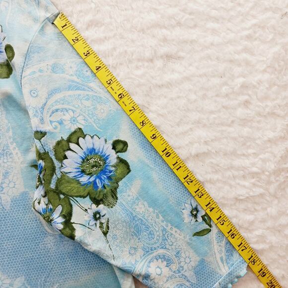 T-Shirt Size 2X Powder Blue Gerbera Daisy Paisley Bloomcore Whimsycore Couquette - Picture 10 of 16
